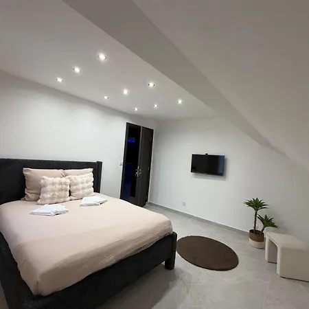 T4 Luxe Apartment *